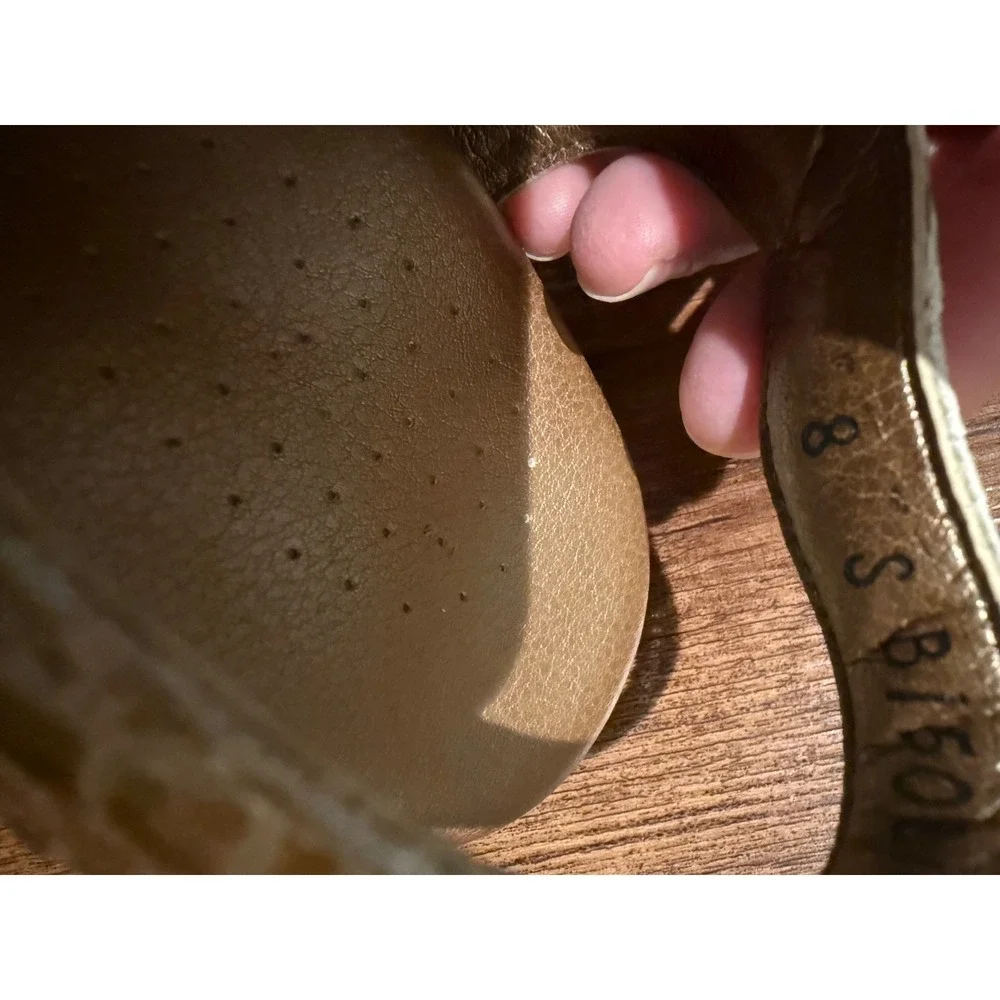 SAS San Antonio Shoemakers Women's Gold Crocodile Embossed Slingback Sandals‎ 8S